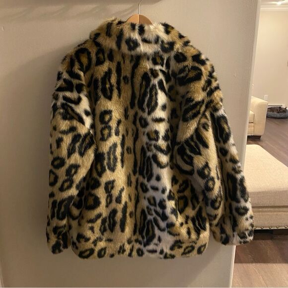 NWT Express Faux Fur Leopard Print Jacket - Picture 4 of 5